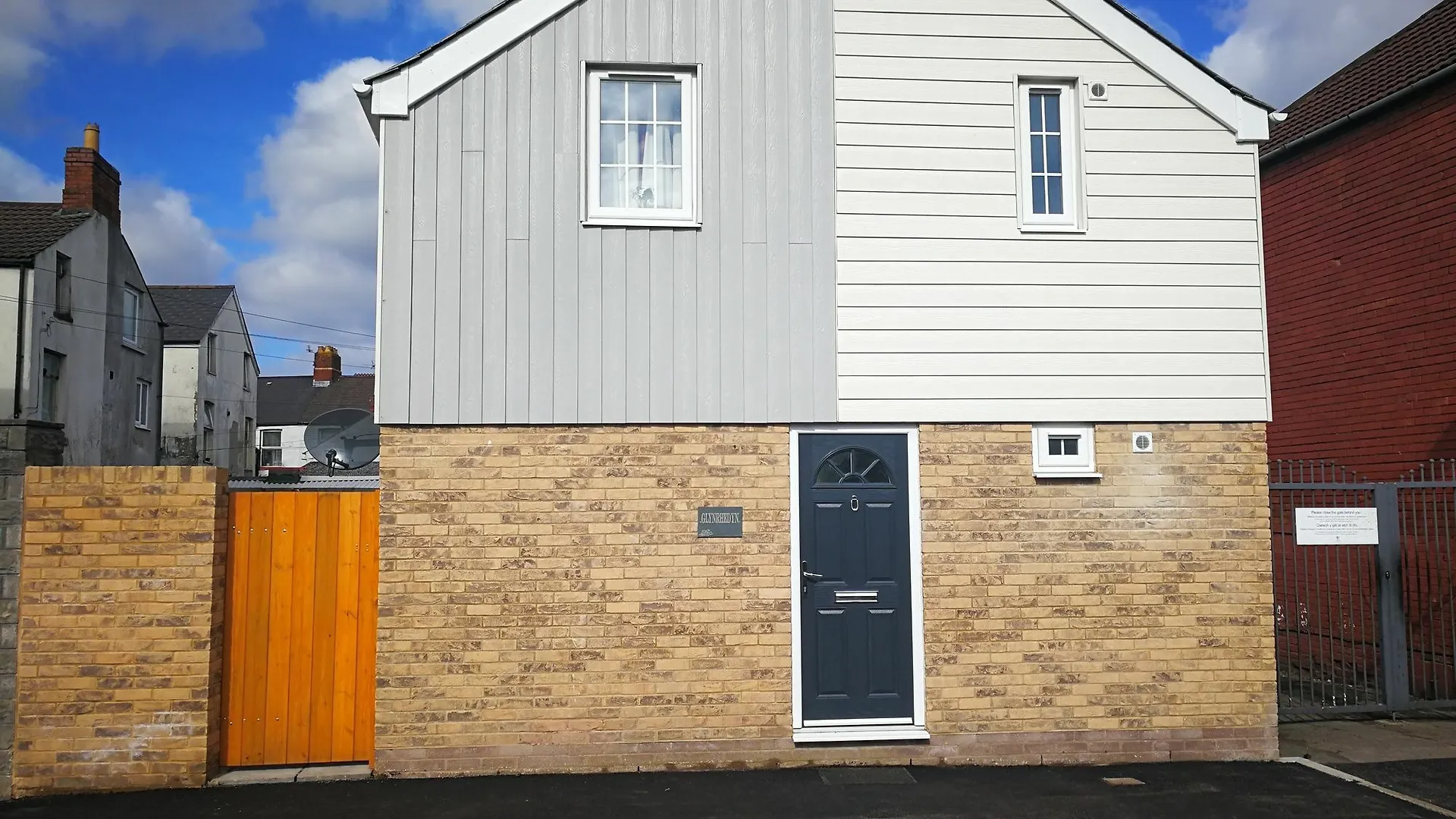 Coach House In The Center Of Cardiff Apartment