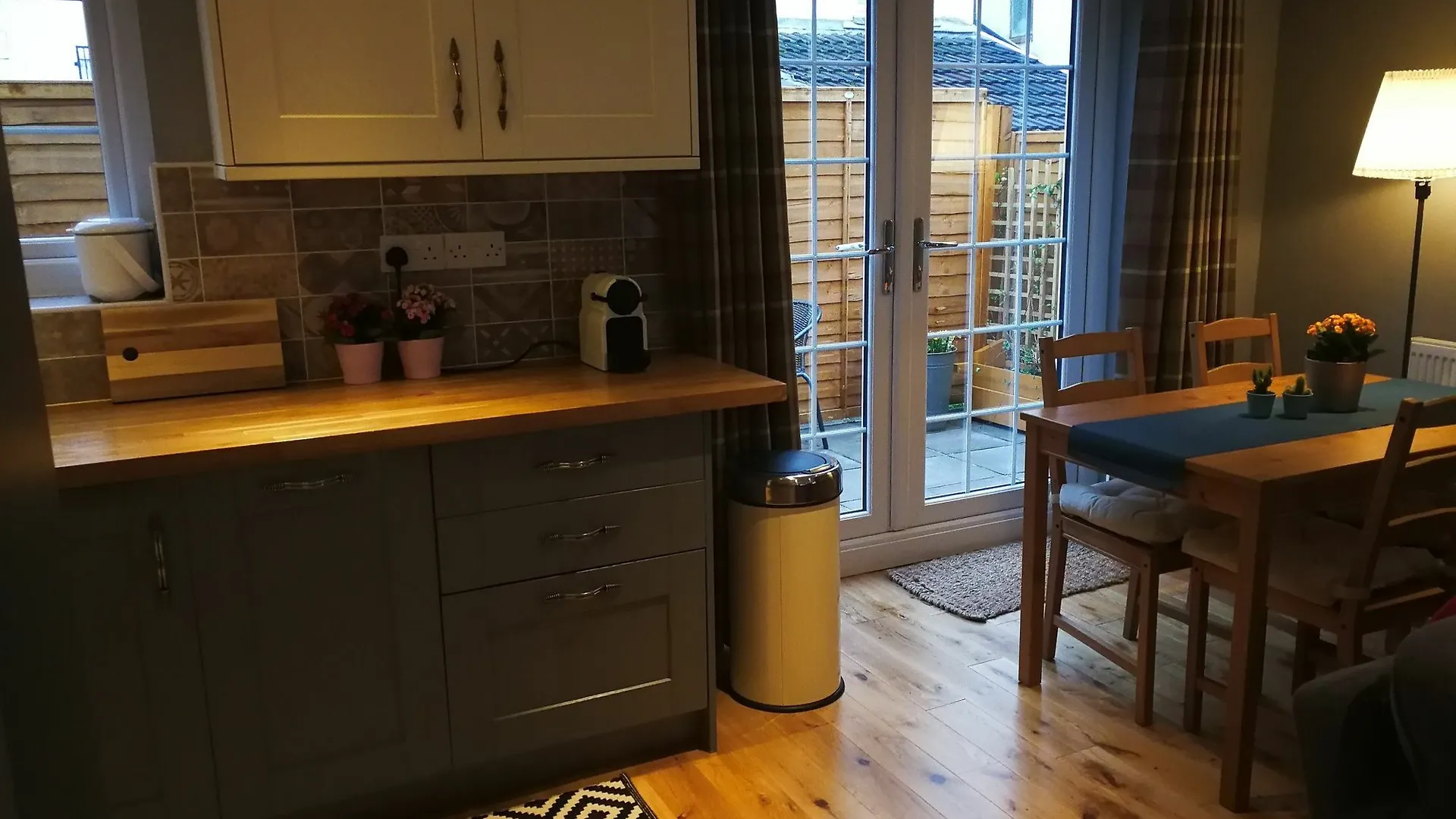Coach House In The Center Of Cardiff Apartment
