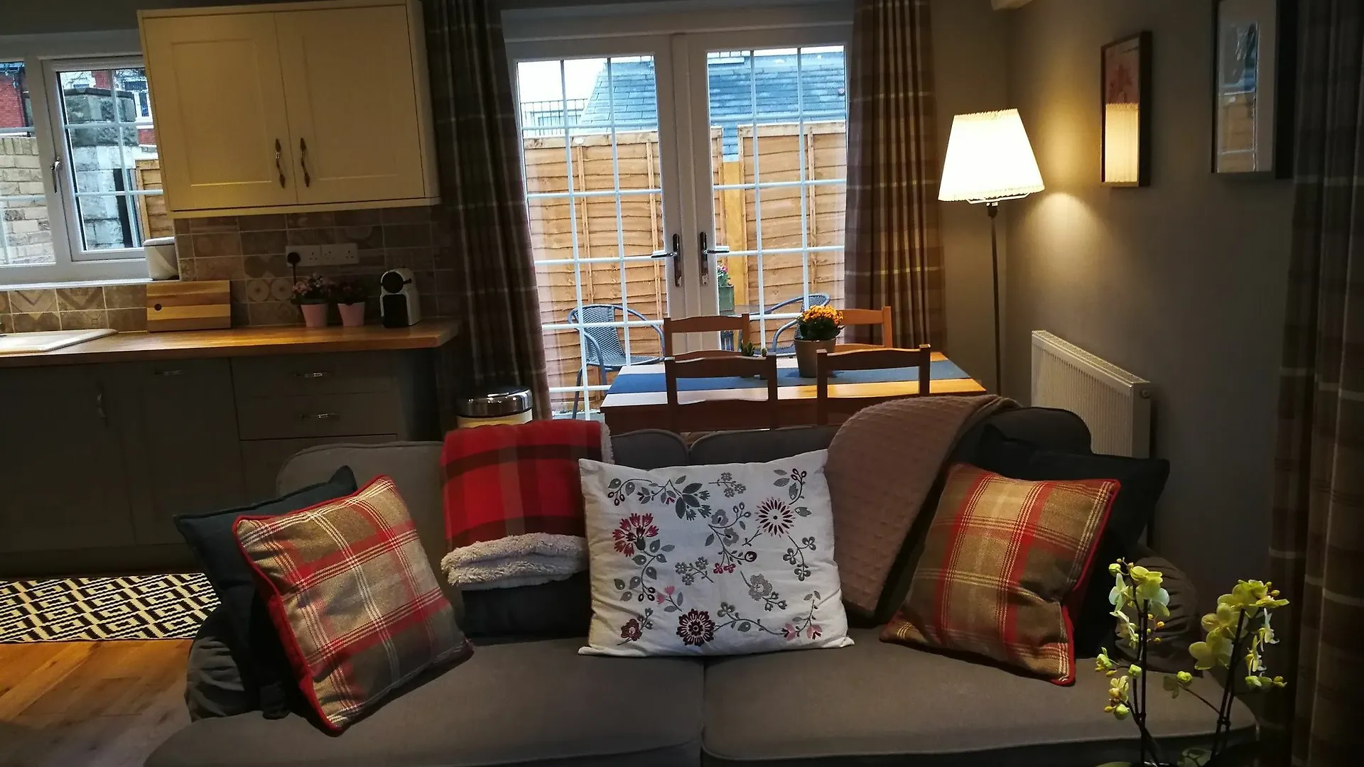Coach House In The Center Of Cardiff Apartment 0*,